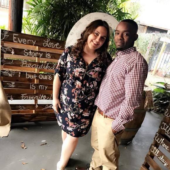 Poshmark profile picture for @loveeee12
